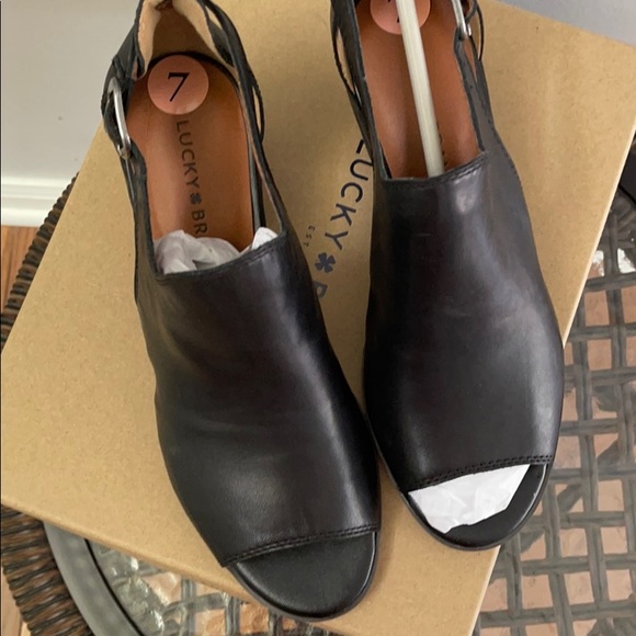 Shoes - Picture 3 of 4